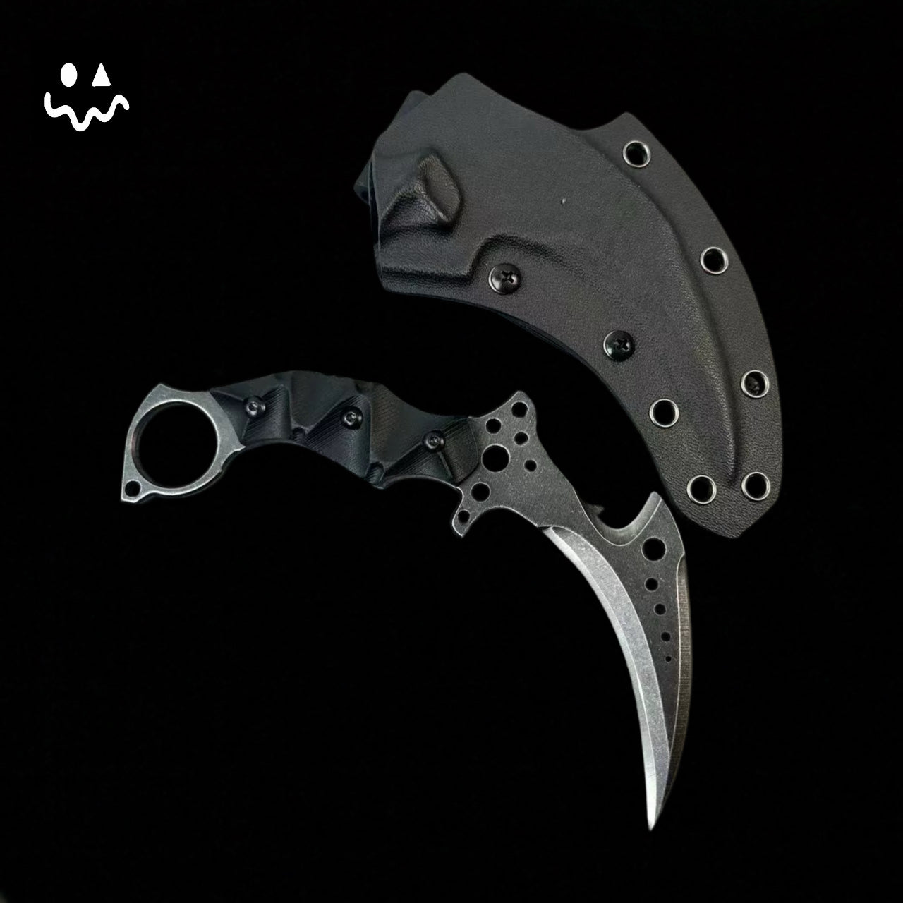 Hand-forging Re8 Chris Karambit Sharp Blade Stainless Steel Replica