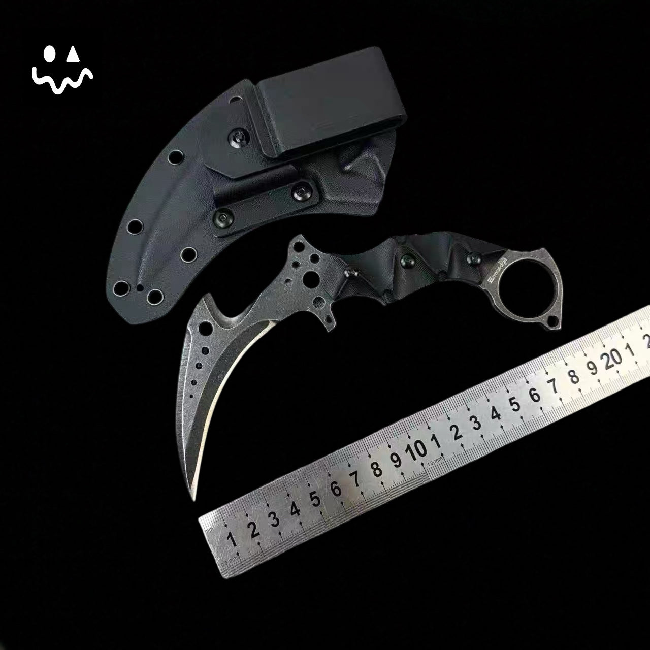 Hand-forging Re8 Chris Karambit Sharp Blade Stainless Steel Replica