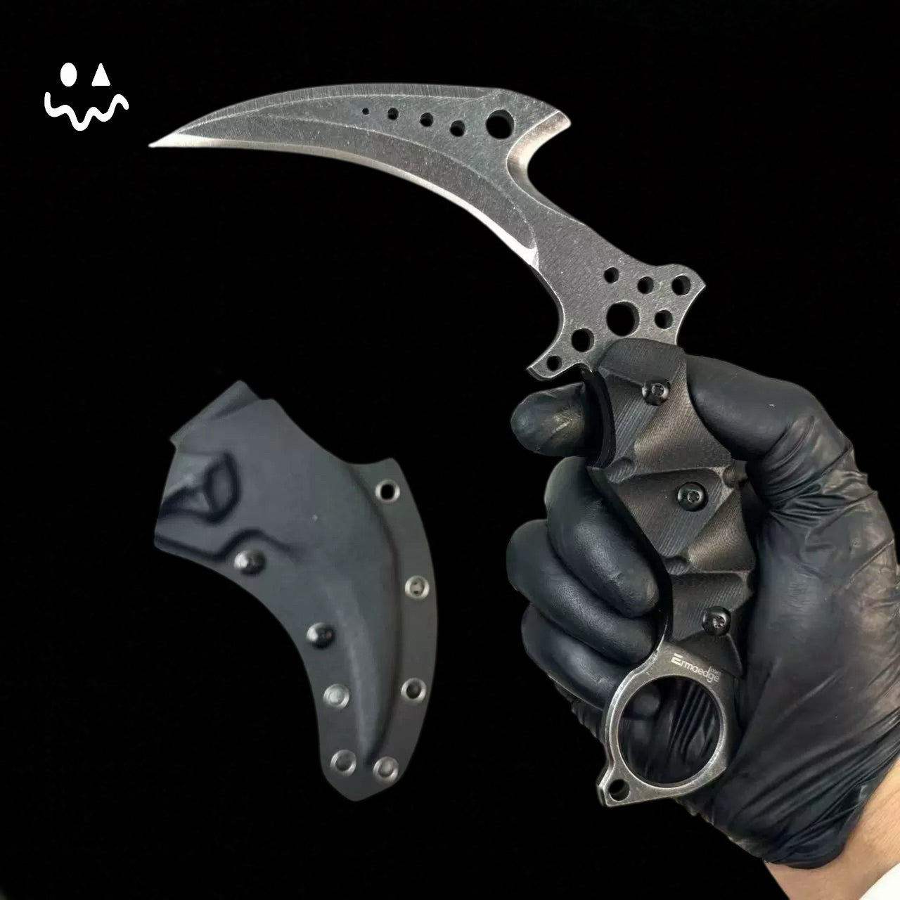 Hand-forging Re8 Chris Karambit Sharp Blade Stainless Steel Replica