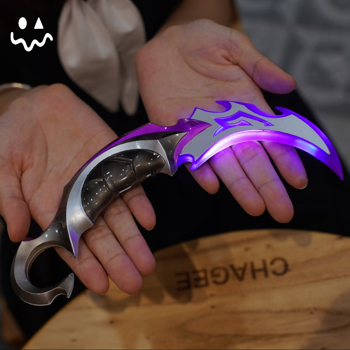 High-quality Reaver Karambit Luna's Descent 3D Night Lamp