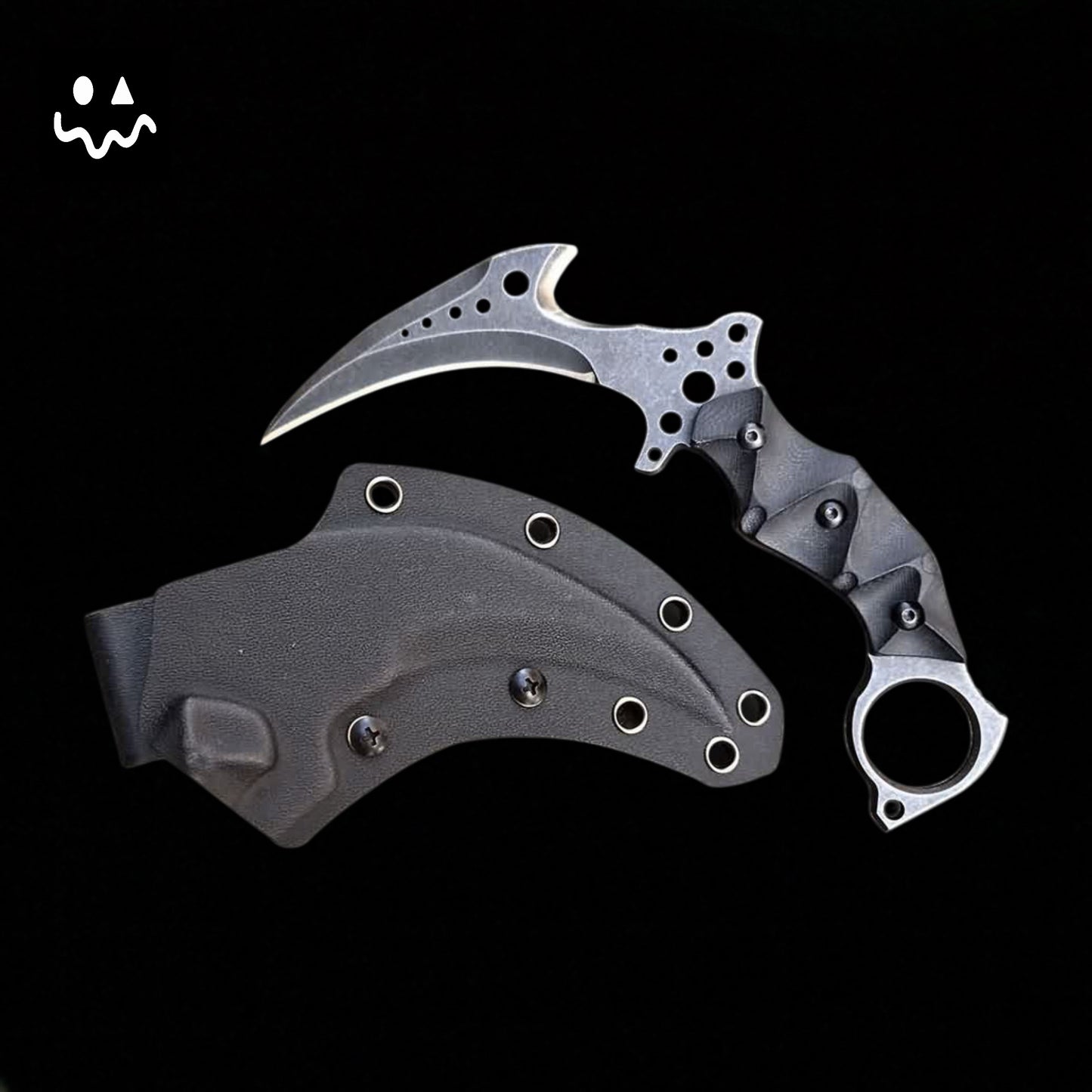 Hand-forging Re8 Chris Karambit Sharp Blade Stainless Steel Replica