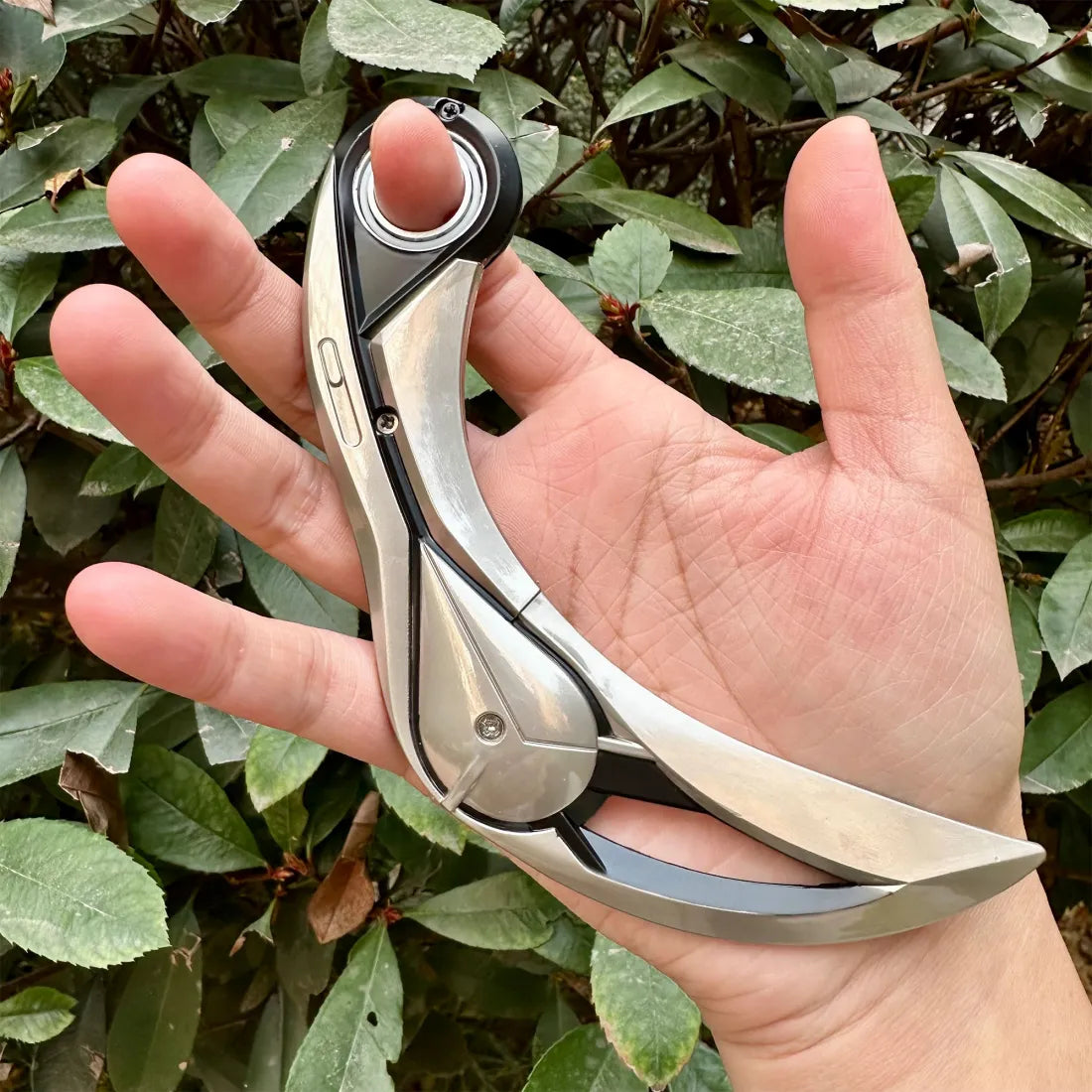 Metal Ion Karambit Replica
