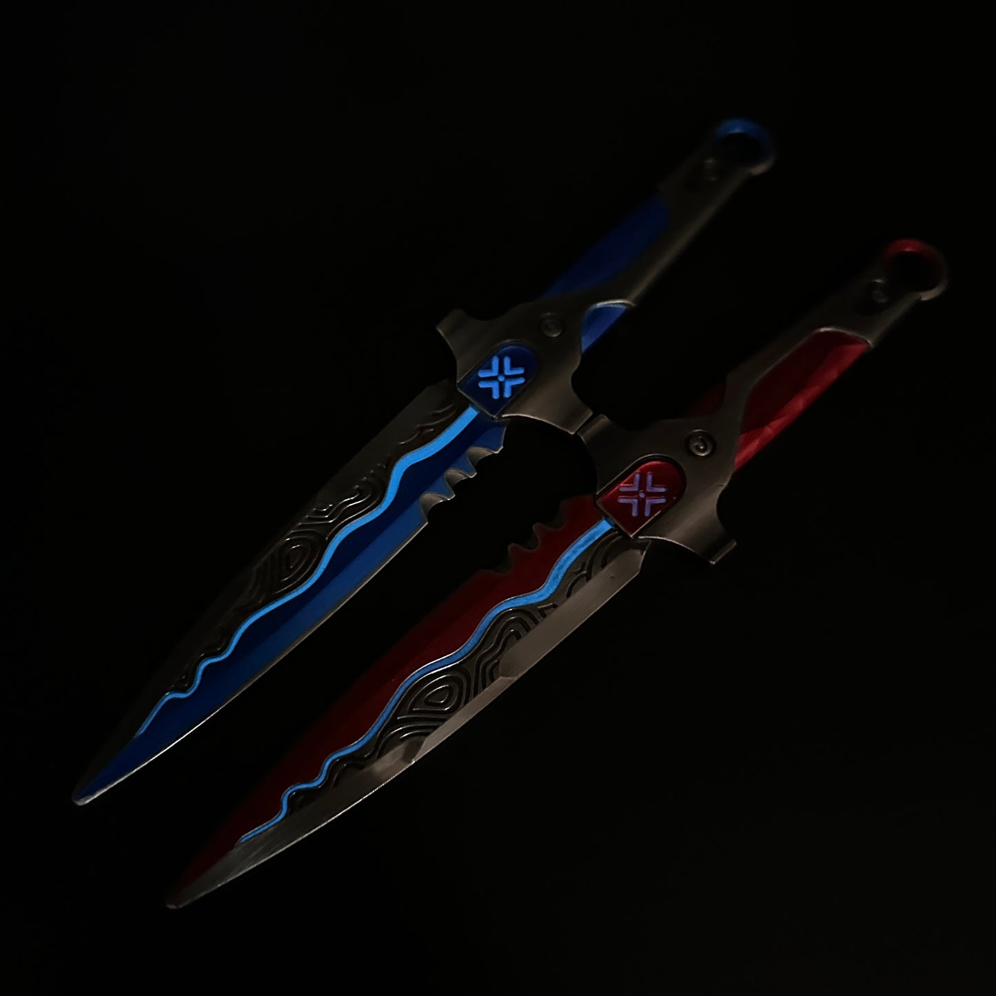 Metal High-quality VCT Knife Life Size Replica Luminous Version