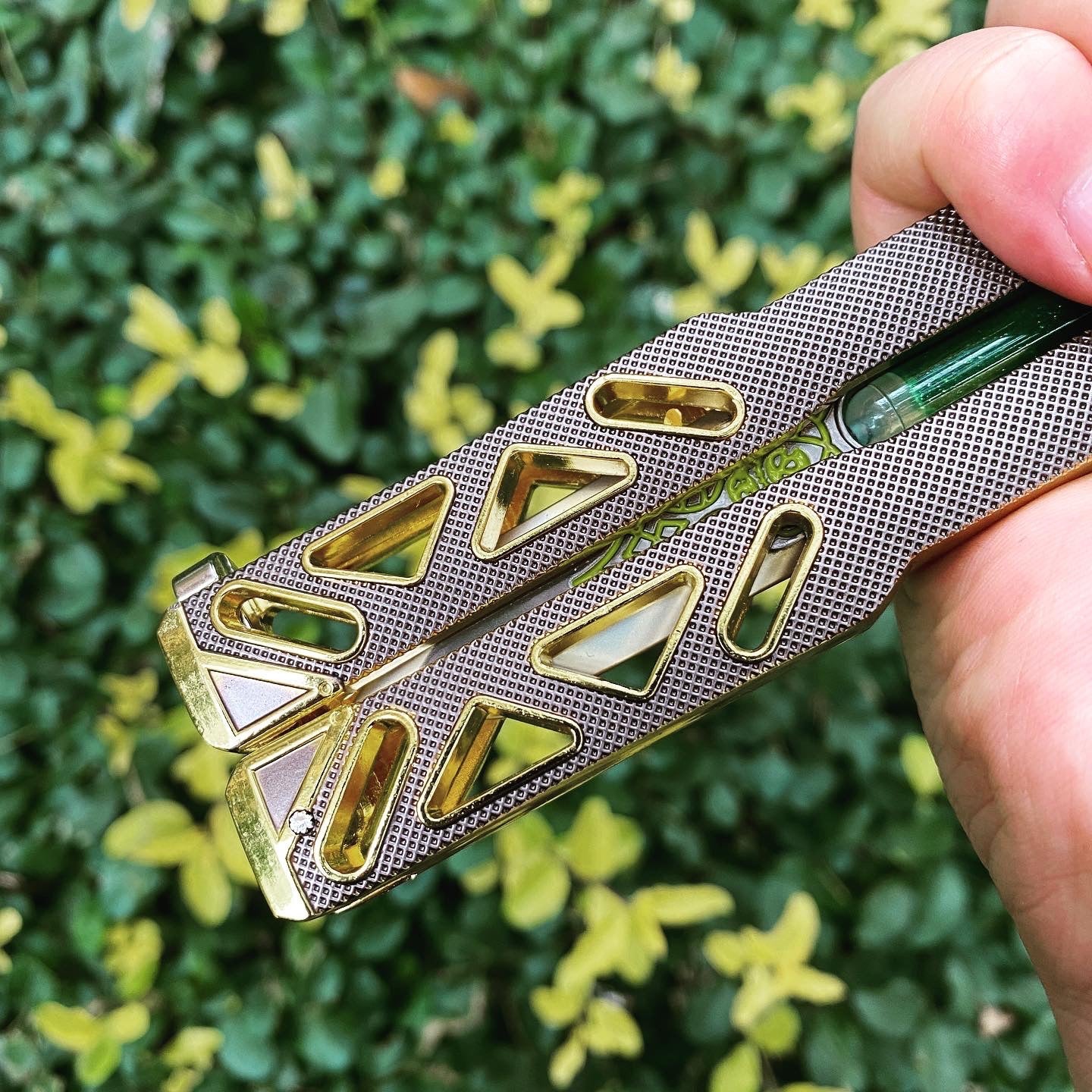 Metal Octane Heirloom V3 Real Liquid Tube Craft Balisong Replica