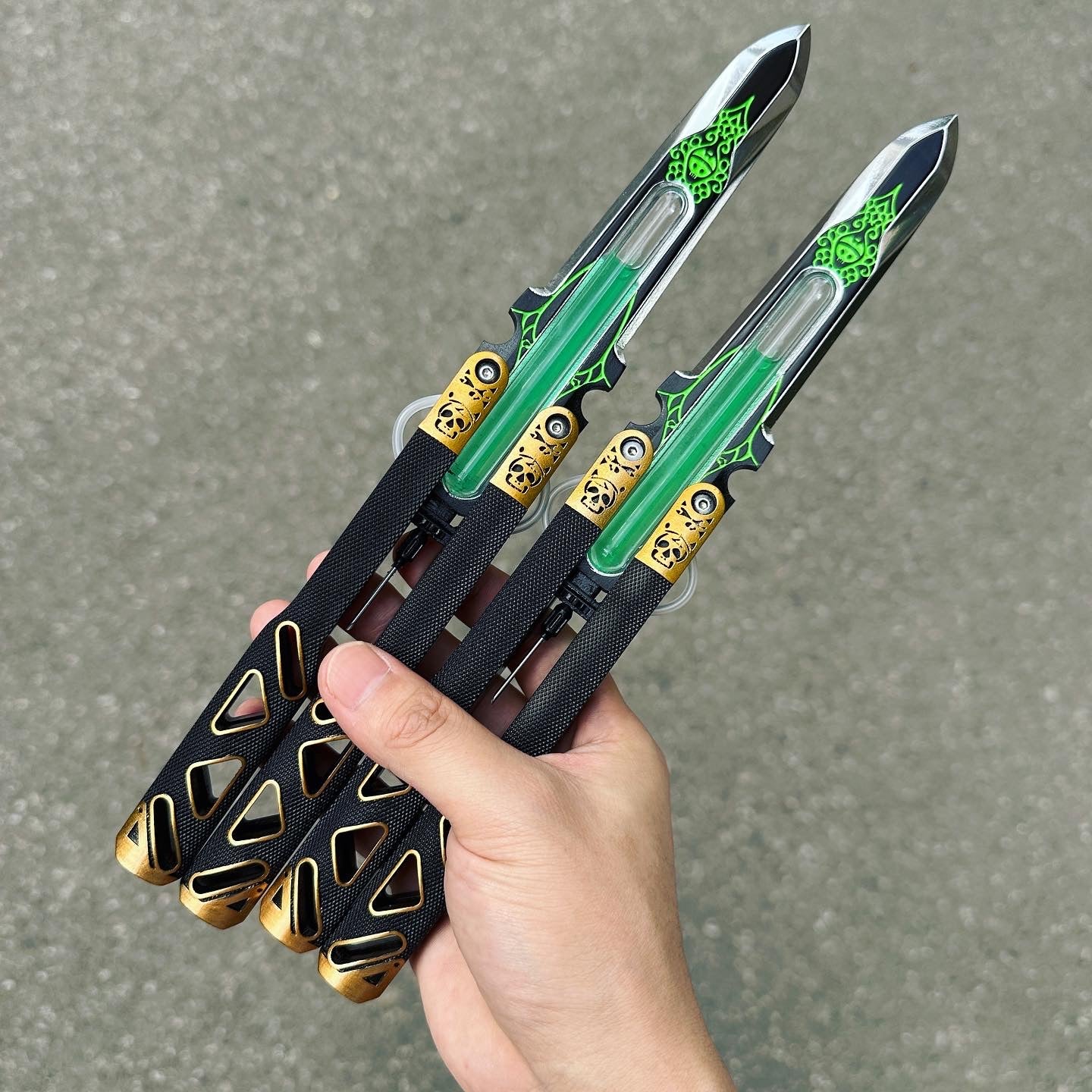 28CM/11.0 Resin Octane Heirloom V3 Real Glass Liquid Tube Craft Balisong Collection Make and deliver the list. with a cycle of 1-2 months)