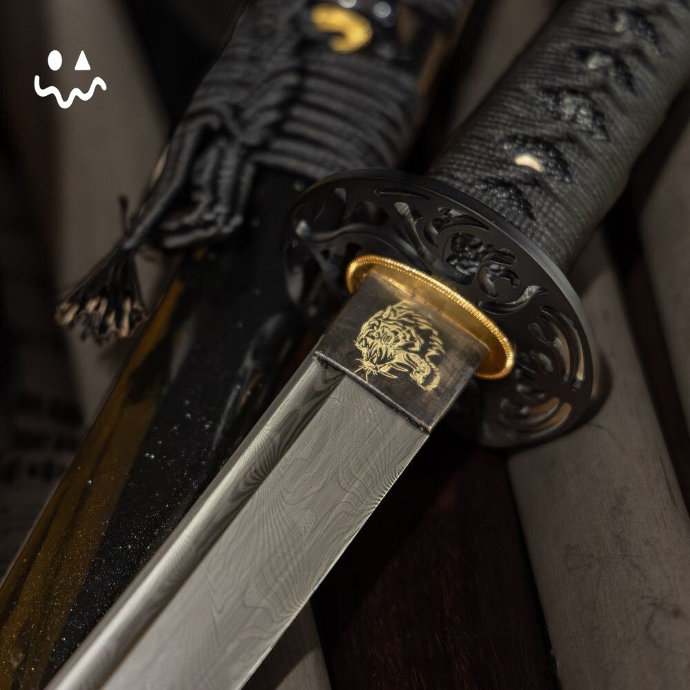 Black Gold Katana Handmade Samurai Sword Textured Lacquer Scabbard Dark Cord Wrap Display Collectible Sword
