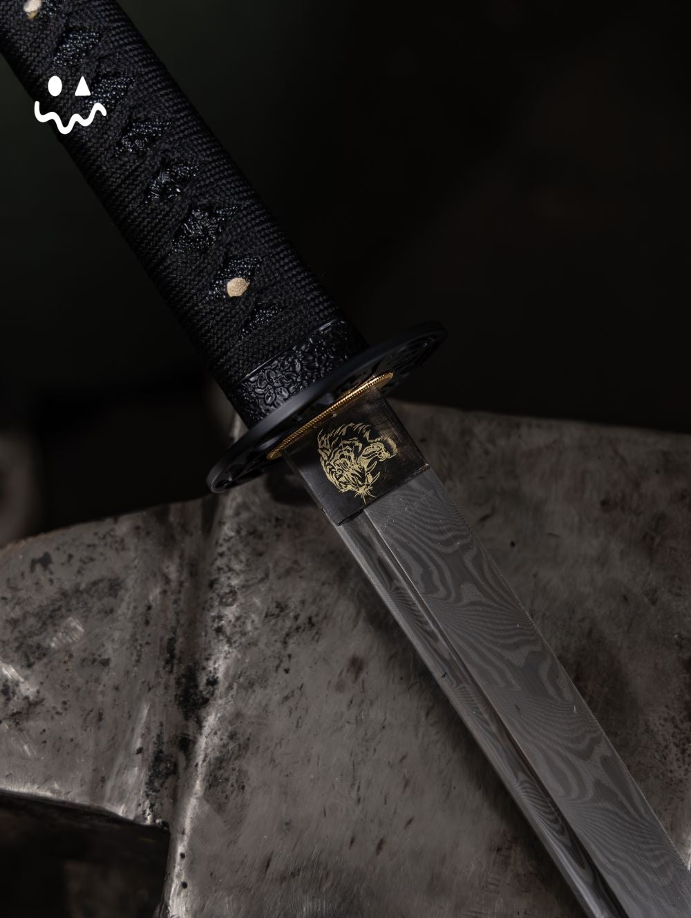 Black Gold Katana Handmade Samurai Sword Textured Lacquer Scabbard Dark Cord Wrap Display Collectible Sword