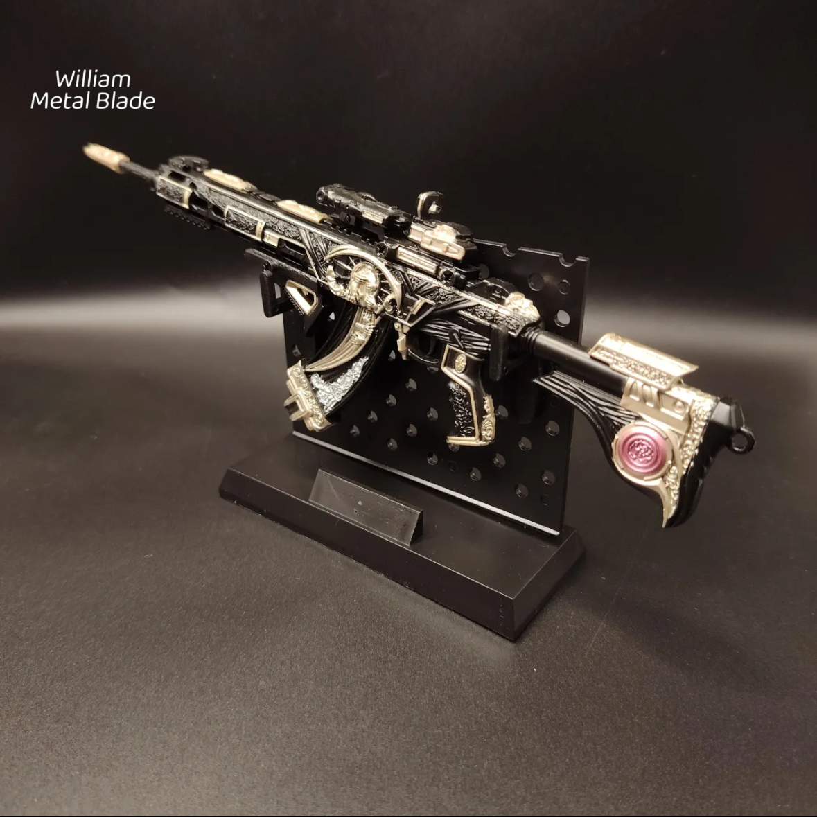 Delta Force Death Rose Assault Rifle Metal Replica