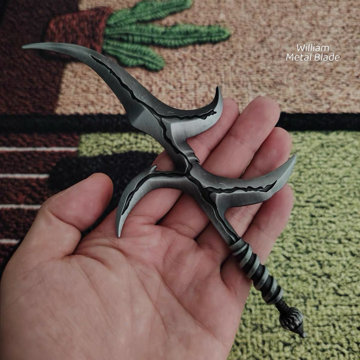 ER Black Knife Metal Miniature For Display