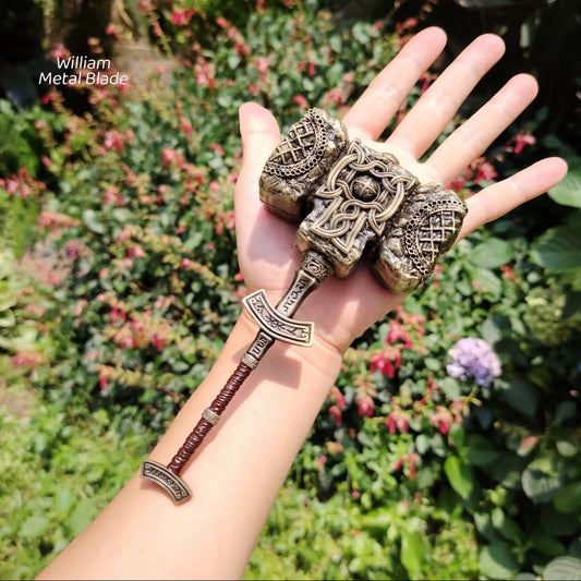 Elden Ring Game Giant-Crusher Mini Metal Replica