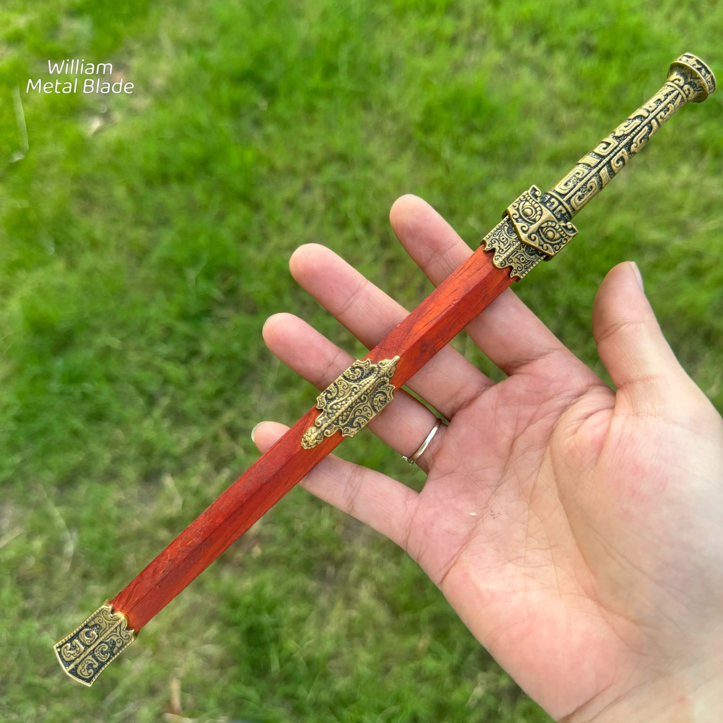 High-End Ancient Han Dynasty YiTian Steel Sword 26cm/10.2"