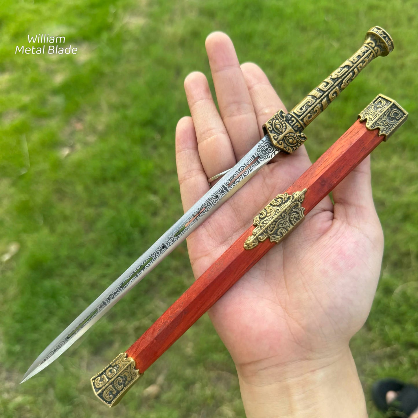 High-End Ancient Han Dynasty YiTian Steel Sword 26cm/10.2"