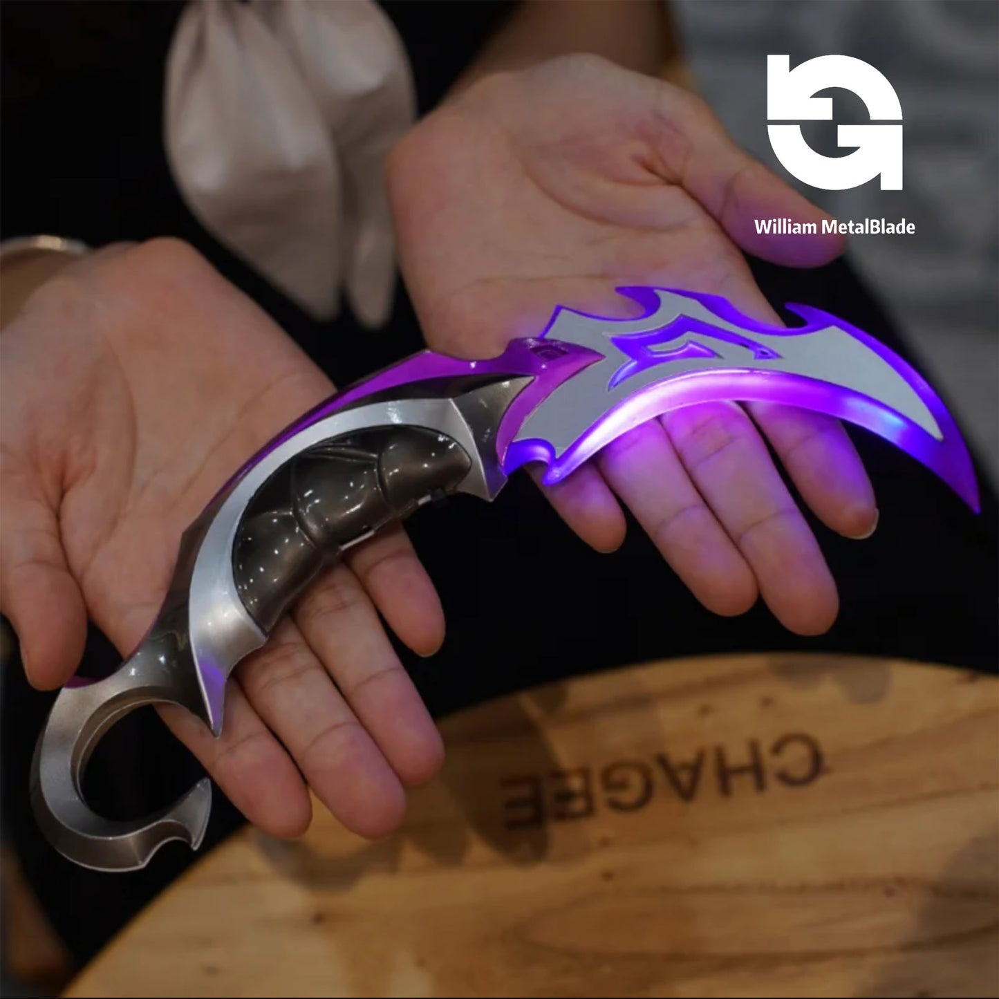 High-quality Reaver Karambit Luna's Descent 3D Night Lamp