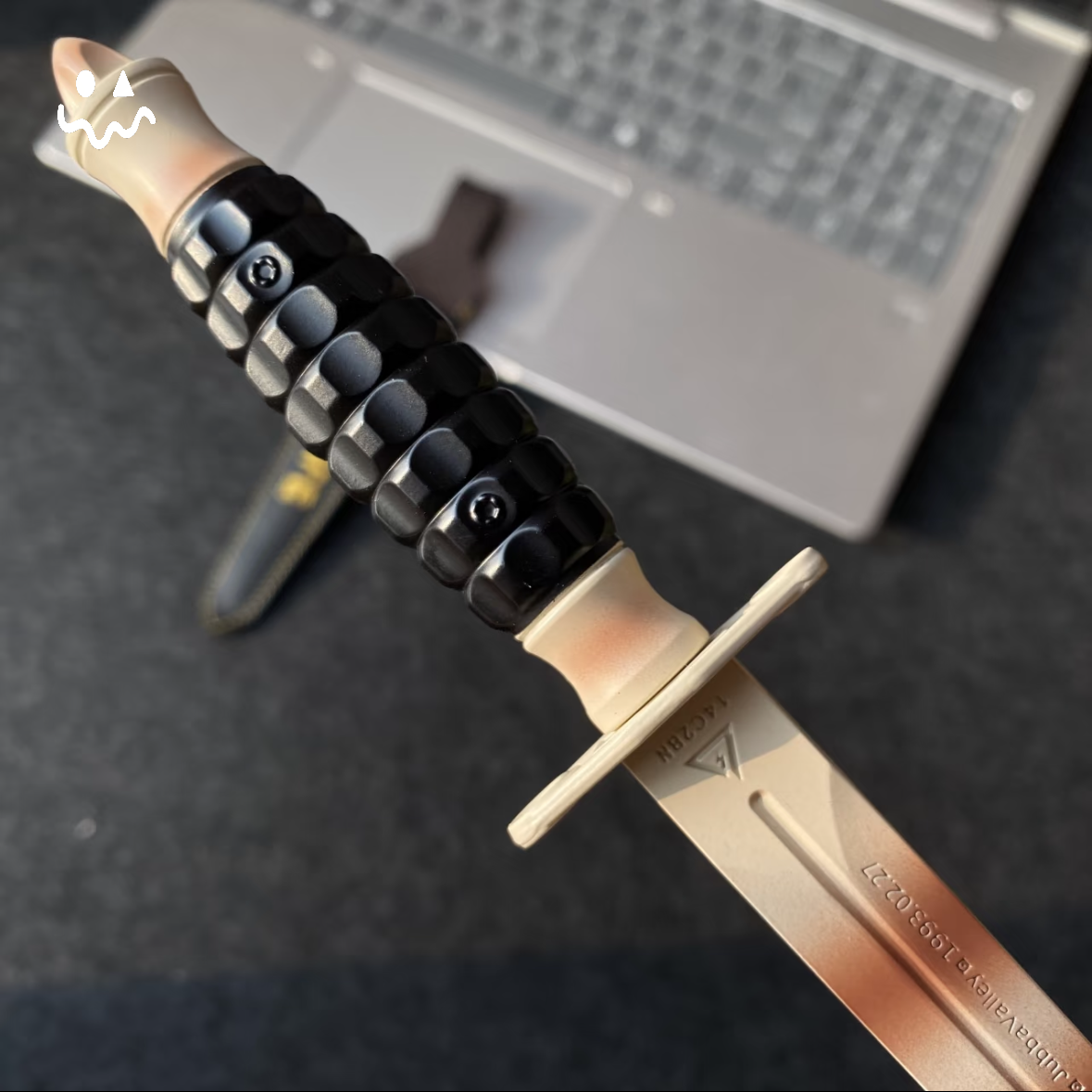 Hot Game Black Hawk Knife Metal Replica