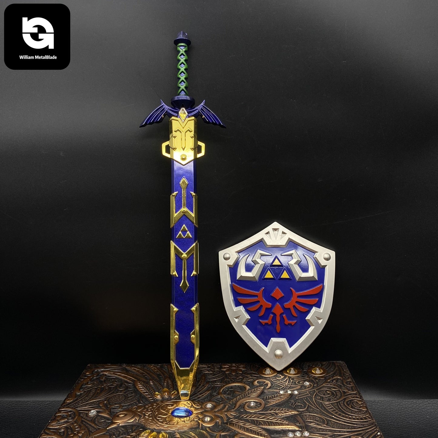 Hylian Shield Alloy 11''Link Master Sword Miniature 2 In 1 Pack