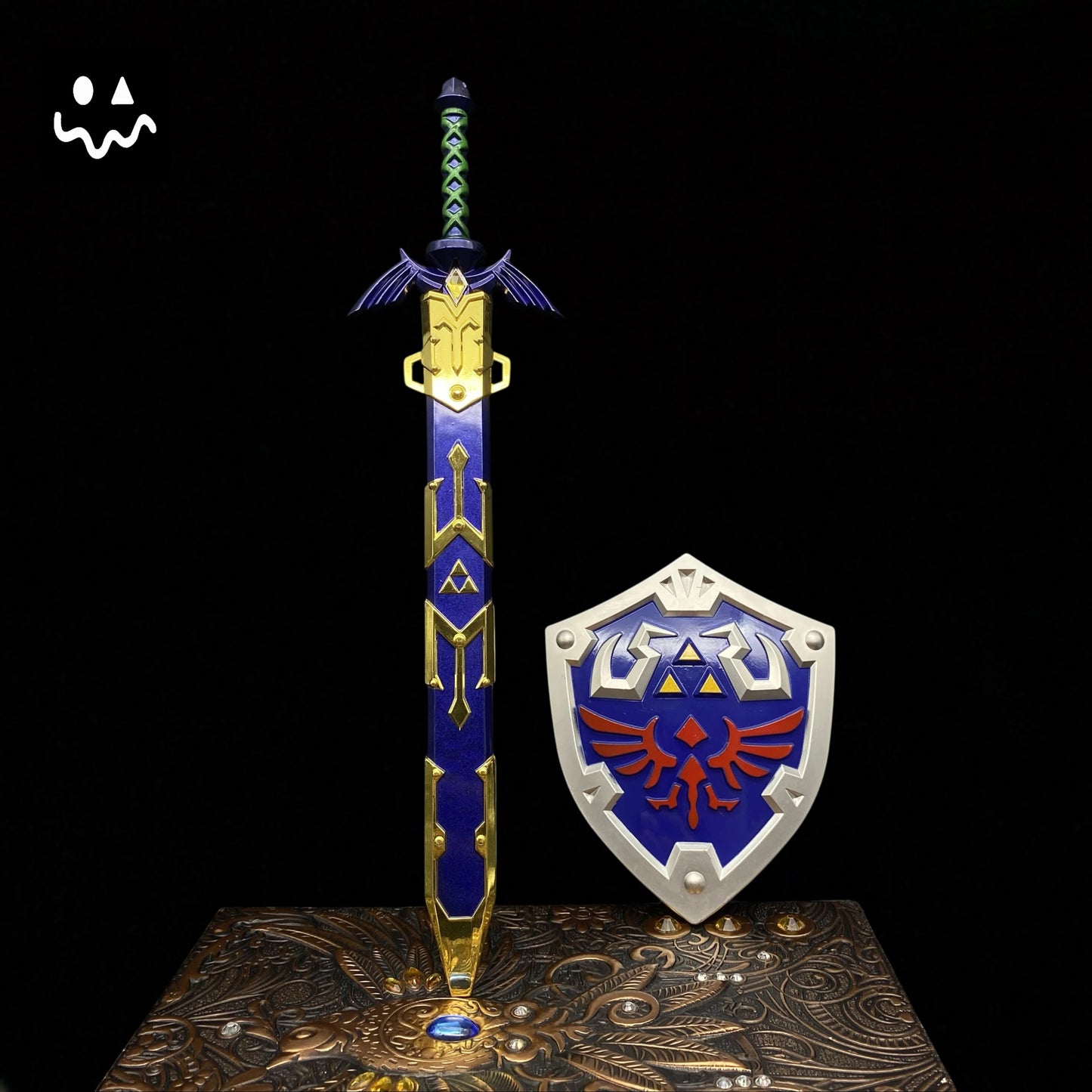 Hylian Shield Alloy 11''Link Master Sword Miniature 2 In 1 Pack