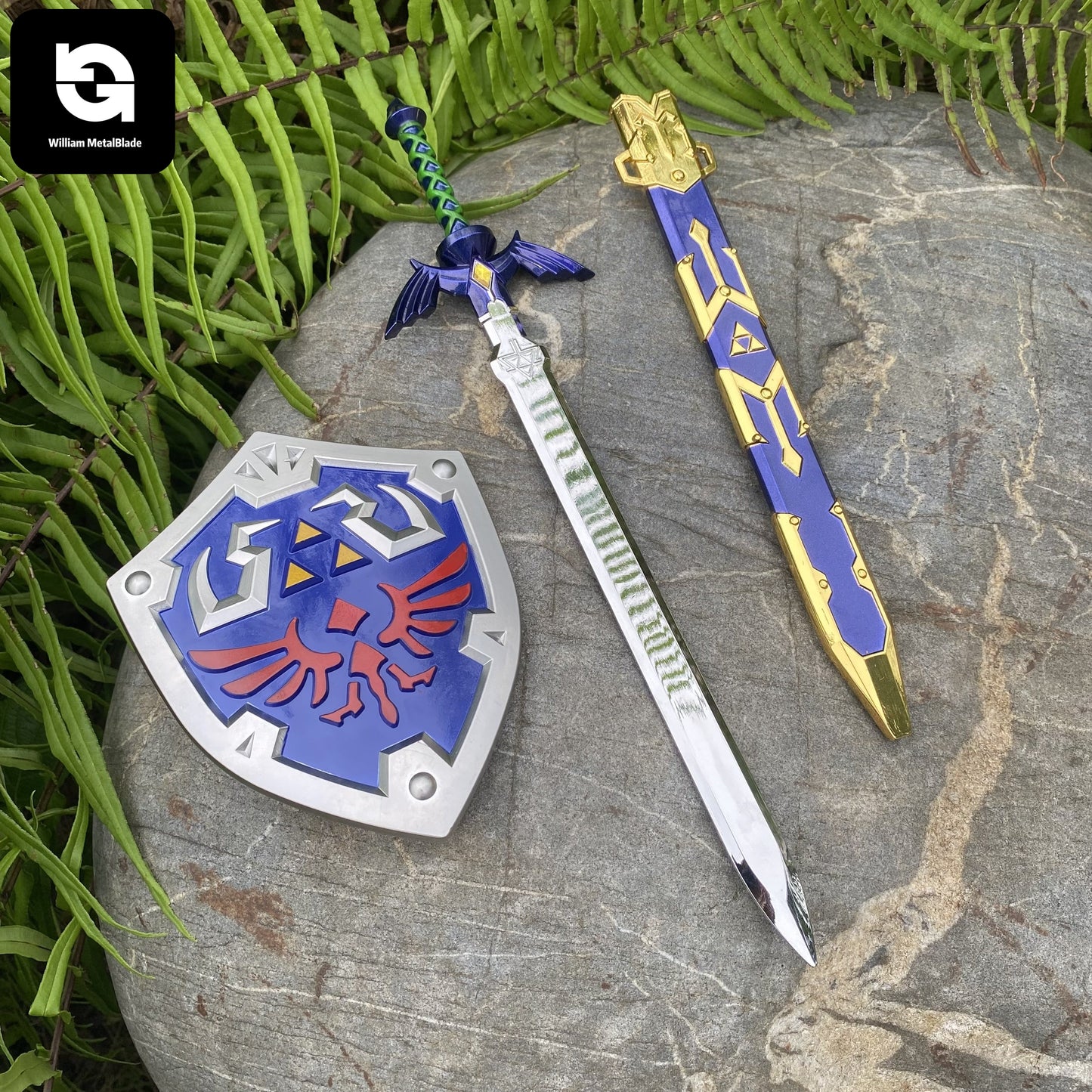 Hylian Shield Alloy 11''Link Master Sword Miniature 2 In 1 Pack