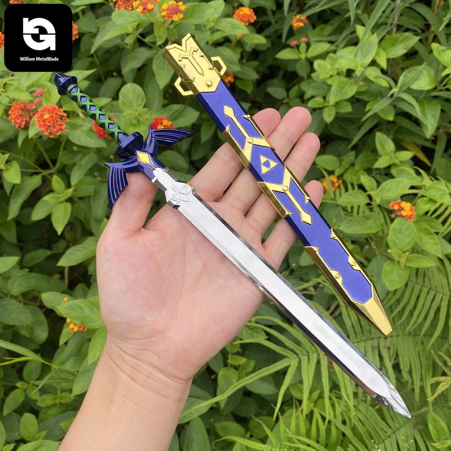Hylian Shield Alloy 11''Link Master Sword Miniature 2 In 1 Pack