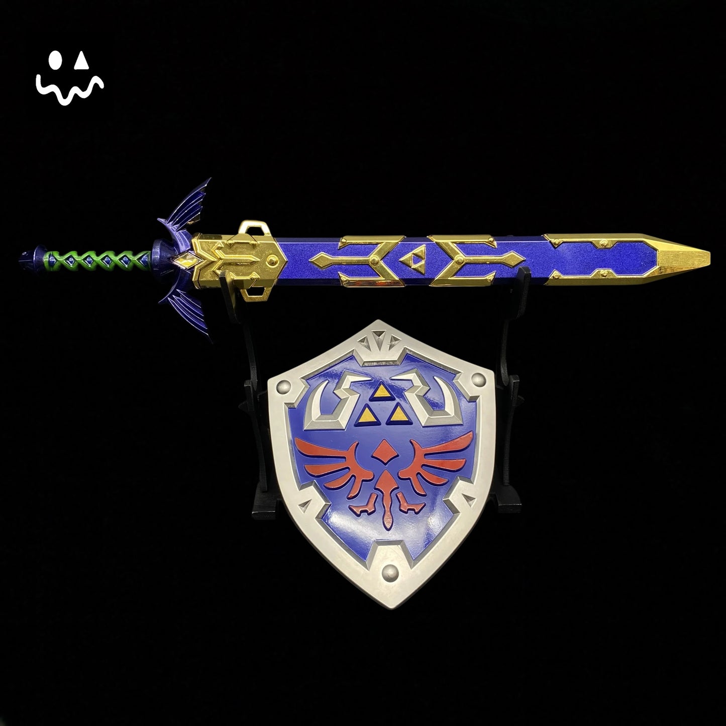 Hylian Shield Alloy 11''Link Master Sword Miniature 2 In 1 Pack