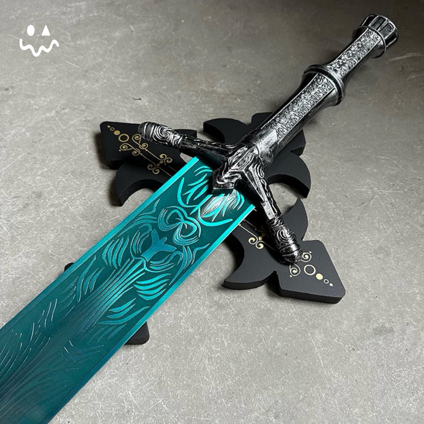 IRL Holy Moonlight Greatsword Life-Size Metal Replica