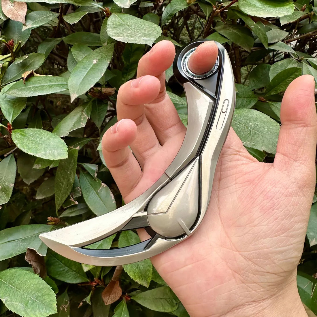 Metallionen-Karambit-Replika 