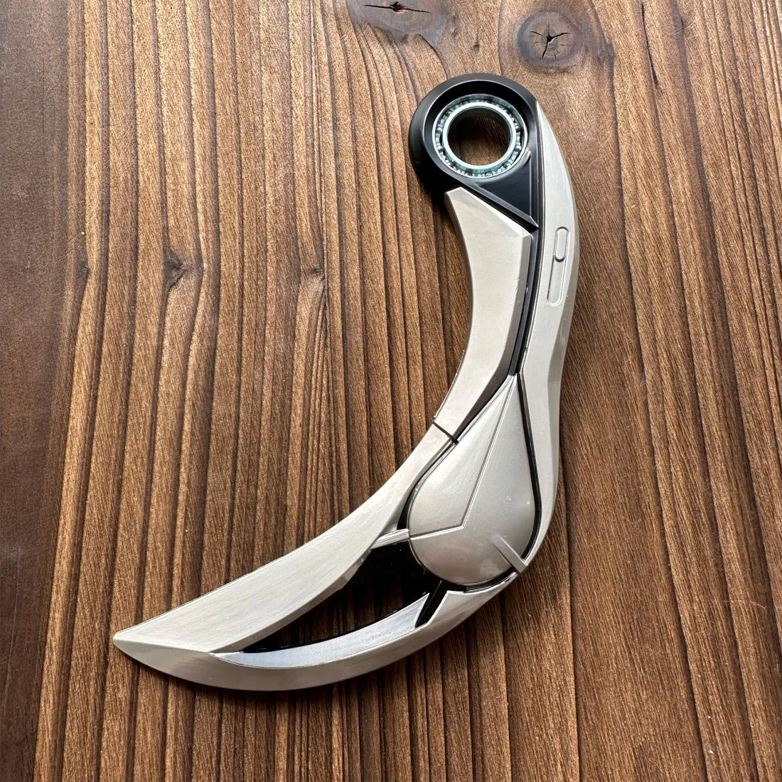 Metallionen-Karambit-Replika 