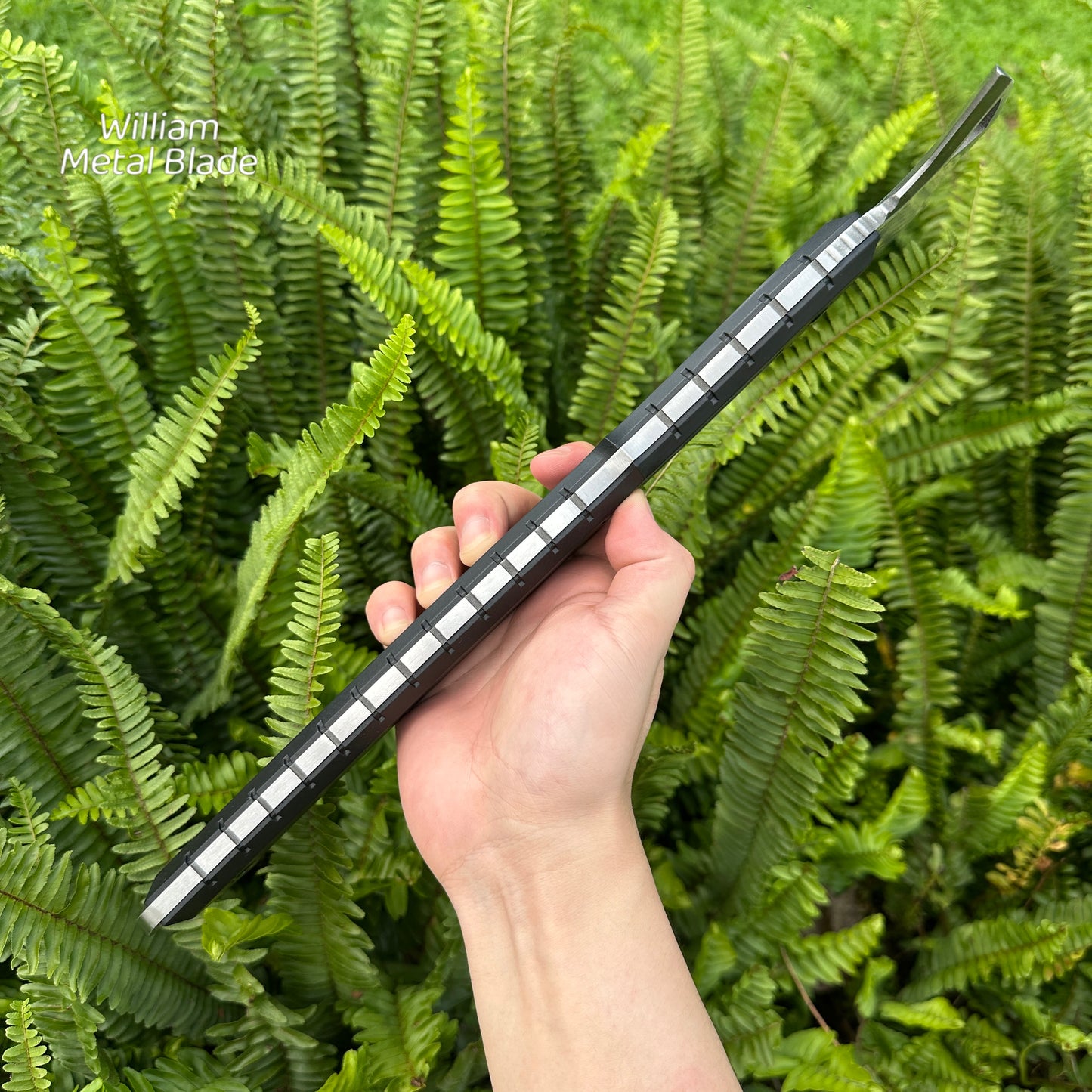 Life-Size Metal Re9 Leon Tactical Axe 37CM/14.5" - Dull Blade Prop For Collection