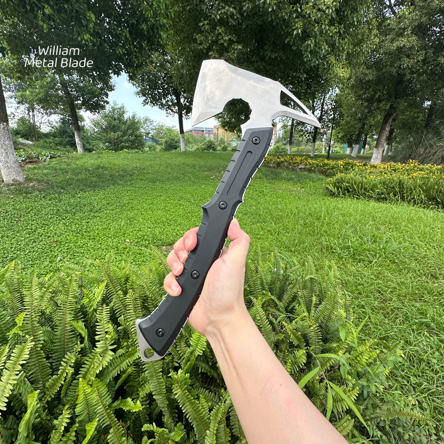 Life-Size Metal Re9 Leon Tactical Axe 37CM/14.5" - Dull Blade Prop For Collection