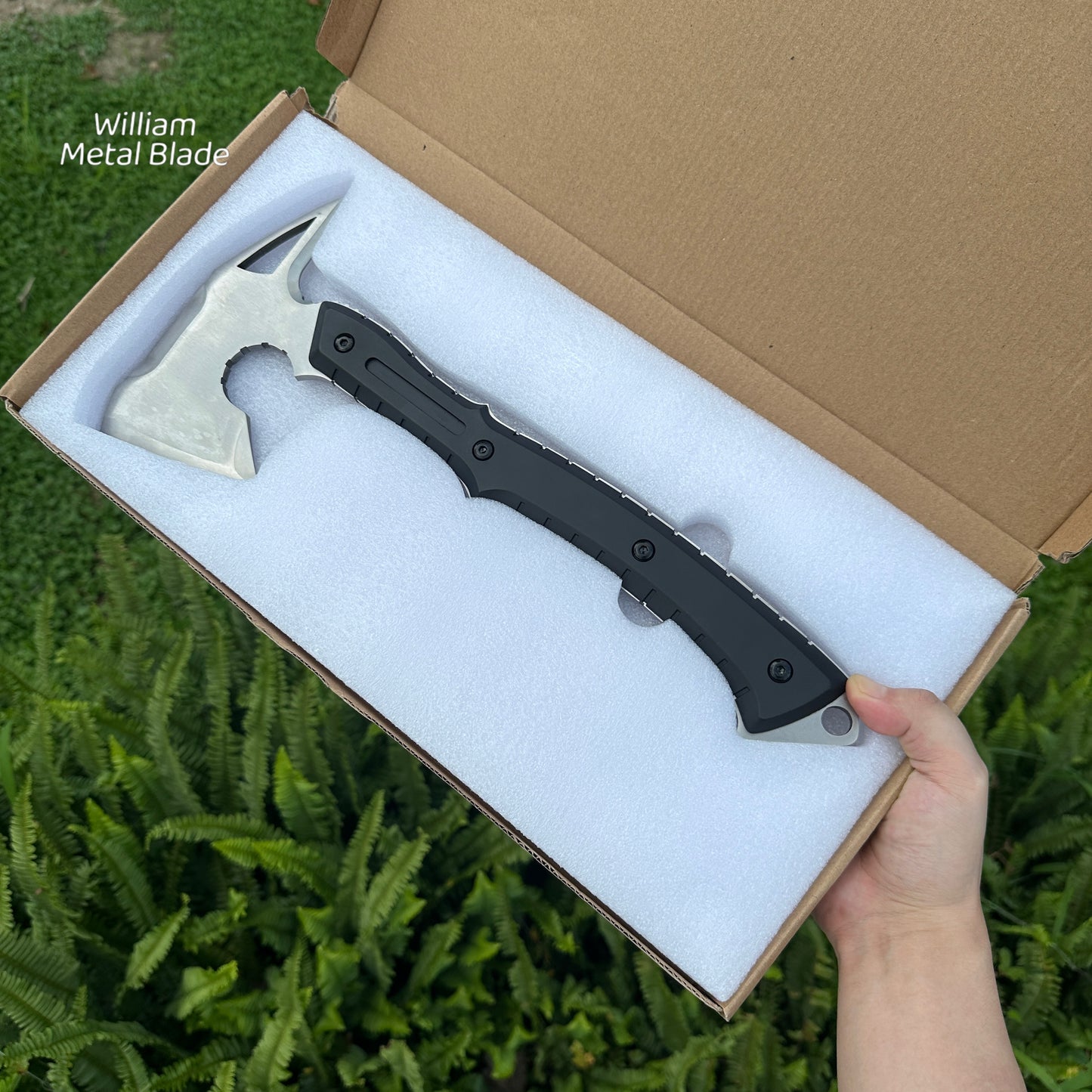 Life-Size Metal Re9 Leon Tactical Axe 37CM/14.5" - Dull Blade Prop For Collection