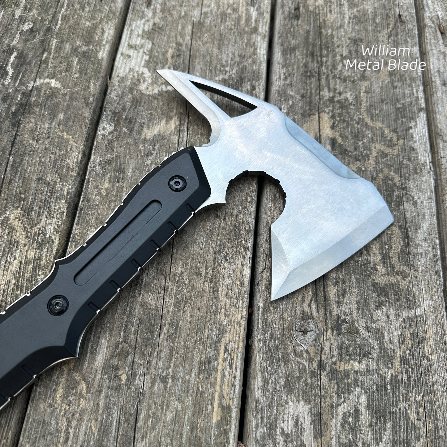 Life-Size Metal Re9 Leon Tactical Axe 37CM/14.5" - Dull Blade Prop For Collection