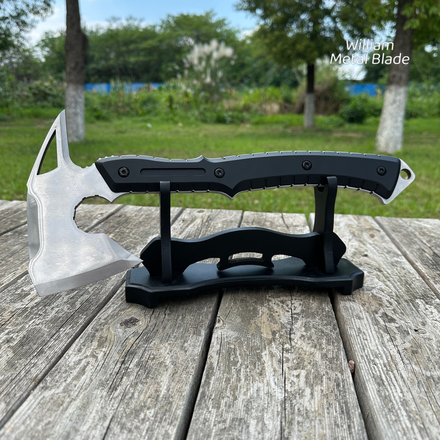 Life-Size Metal Re9 Leon Tactical Axe 37CM/14.5" - Dull Blade Prop For Collection