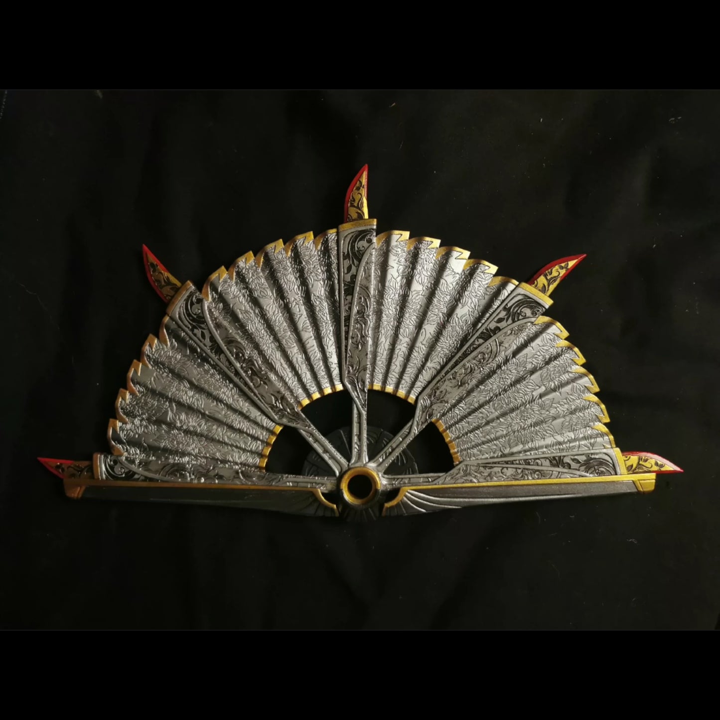 3D Printed Loba Fan Loba Heirloom Cosplay Prop It cannot be folded.