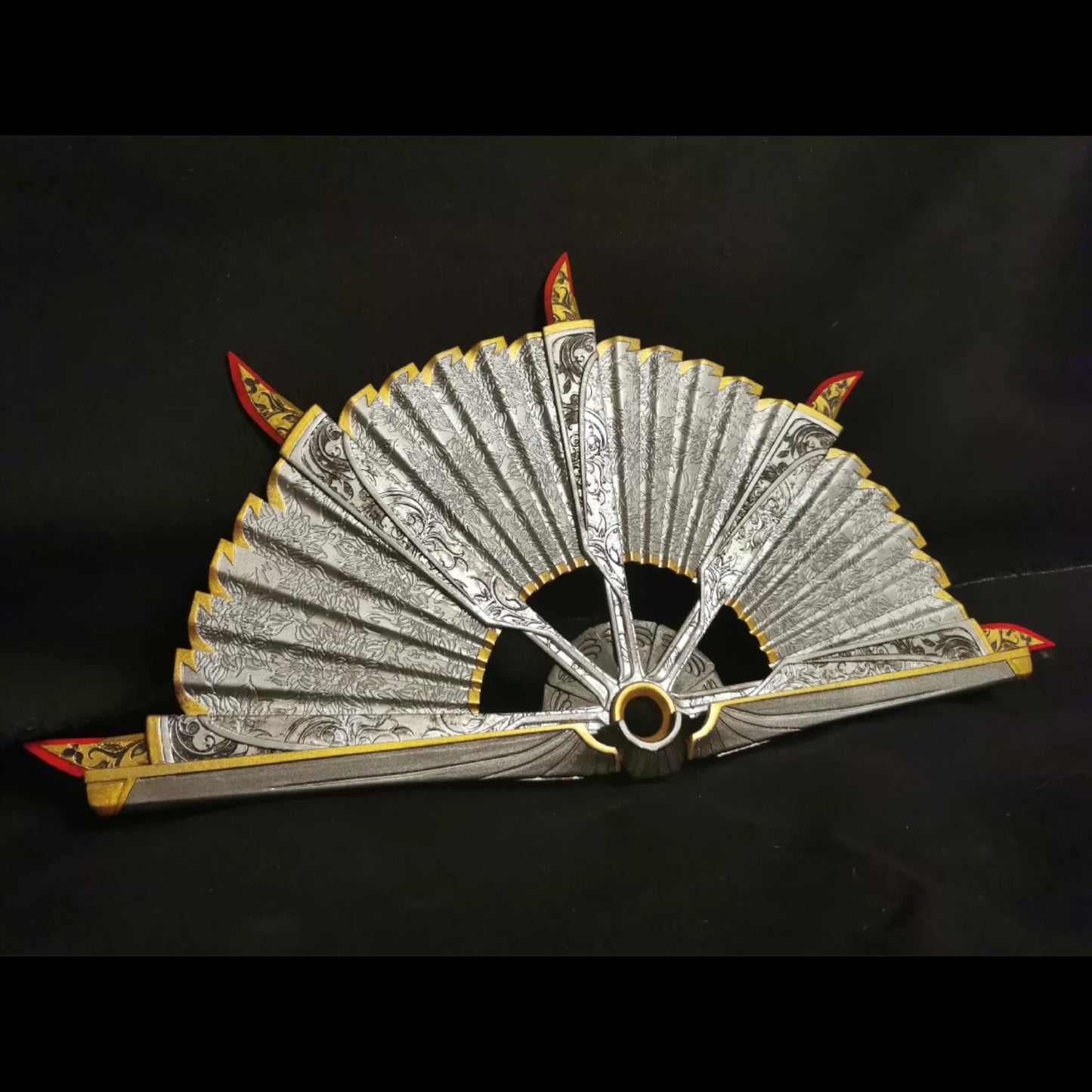 3D Printed Loba Fan Loba Heirloom Cosplay Prop It cannot be folded.