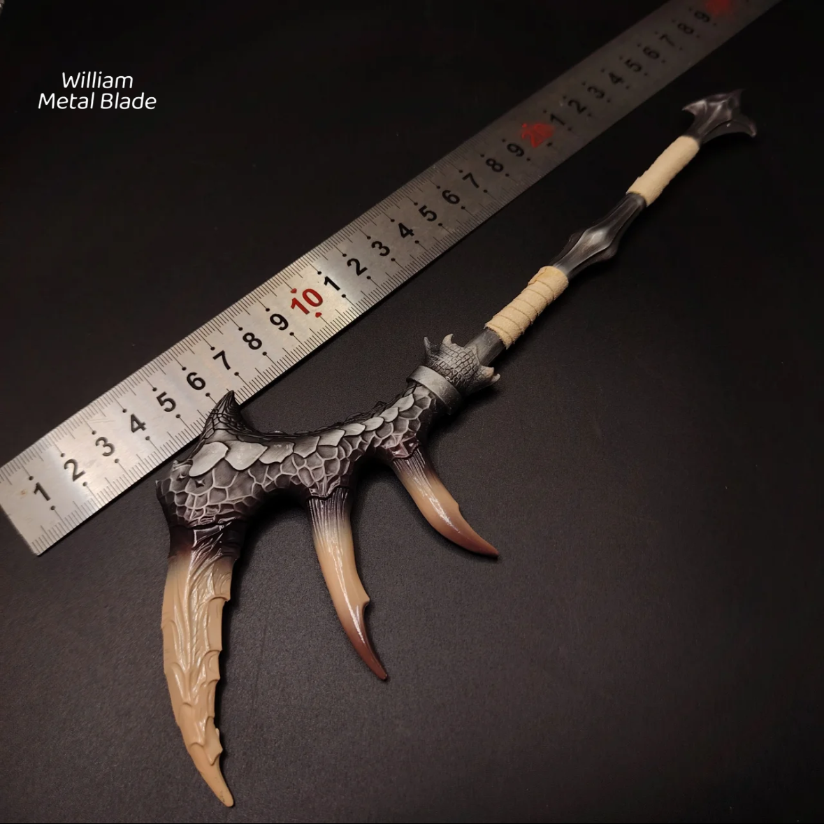 Monster Hunter: World Fatalis Zaggespanon Metal Mini Replica