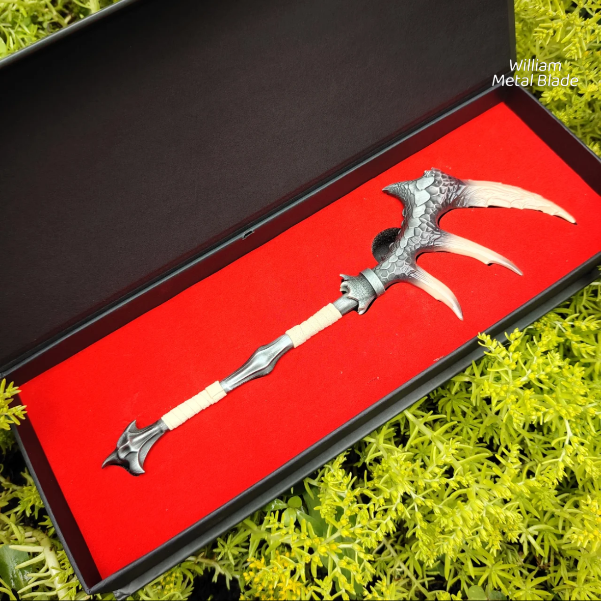 Monster Hunter: World Fatalis Zaggespanon Metal Mini Replica