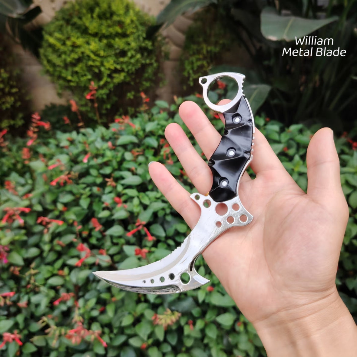 Re8 Chris Karambit Blunt Blade Metal Replica-Economic Version