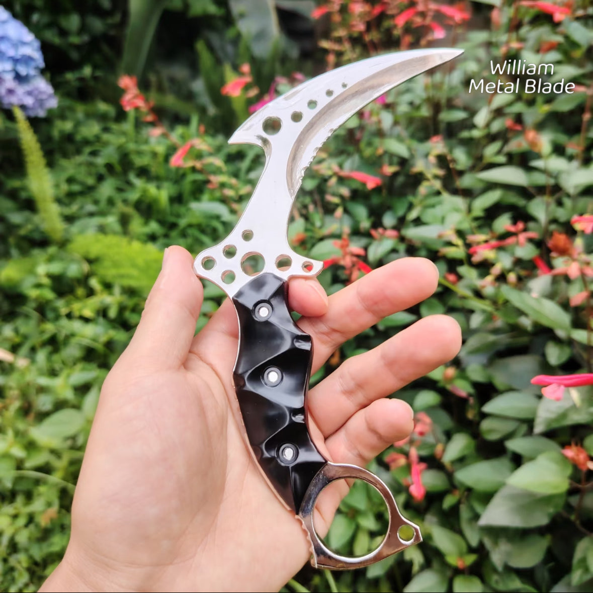 Re8 Chris Karambit Blunt Blade Metal Replica-Economic Version
