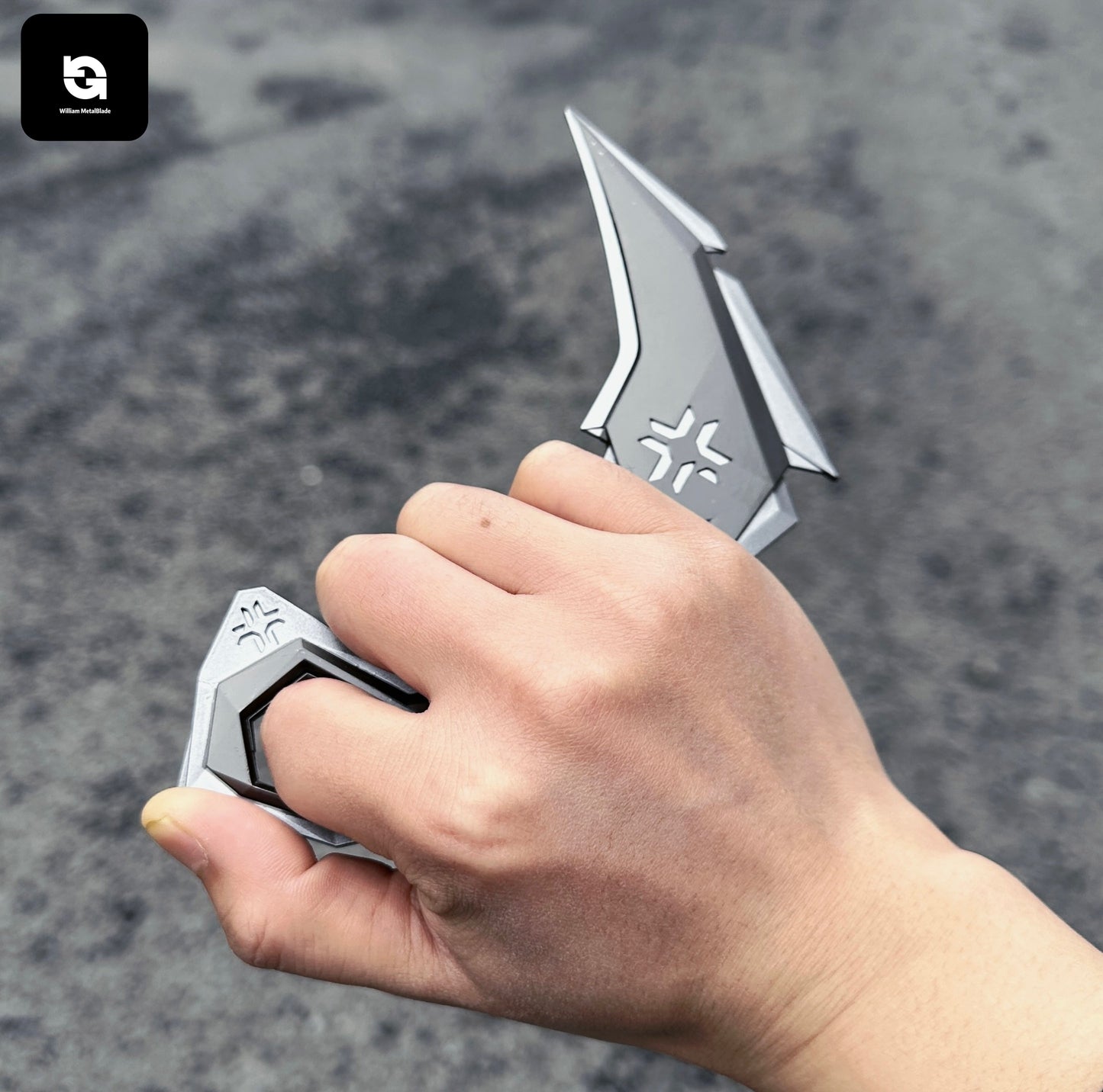 16.5CM/6.4'' Metal VCT karambit Replica